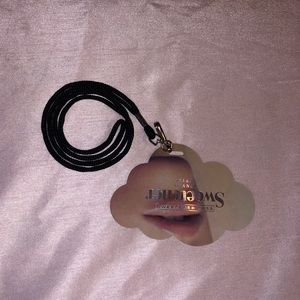 Ariana Grande The Sweetener Pass